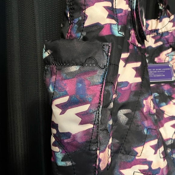 EUC. Loved Marc Jacobs tote bag. - Picture 3 of 9